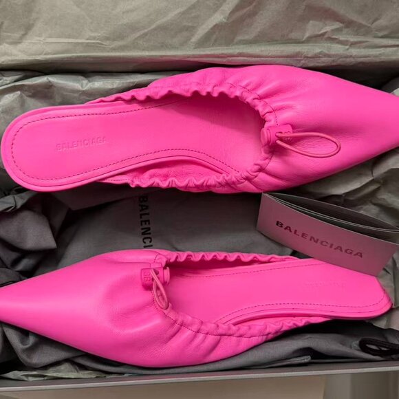 BALENCIAGA Scrunch Knife Leather Kitten Heel Mules - Picture 1 of 4